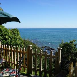 The Cottage - Sea Views, Direct Access to Beach, Pet Friendly