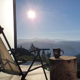 Tiny mountain cabin with a panoramic view, hotel in Giljane