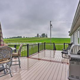 Millersburg Home w/ Covered Porch & Fire Pit!, Hotel in Millersburg