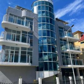 Hotel ECO Palace, מלון בפרימורסקו