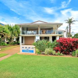 Nautilus Beachside Apartments, hotel in Bargara