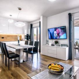 Aurora Seaview Apartment