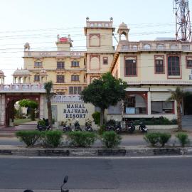 Mahal Rajwada-A Heritage Resort – hotel w mieście Dżajpur