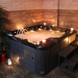 Apartmán s privátní VÍŘIVKOU, hotel a Bzenec