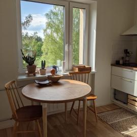 Õdus korter roheluses - A cozy apartment in a greenery - contactless check-in, מלון בפילבה