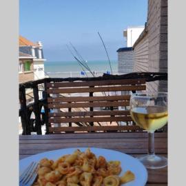 Superbe appartement, balcon vue mer, 3 chambres!