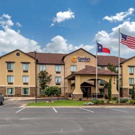 Comfort Inn & Suites Mansfield, hotel sa Mansfield