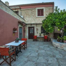 Cretan Traditional Home, מלון בTílisos