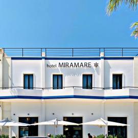 Hotel Miramare, hotelli kohteessa Otranto