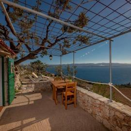Robinson Galisnjak with amazing SEA VIEW & JACUZZI, hotel sa Bol