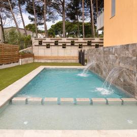 Albana Apartaments Turístics, hotel din L'Escala