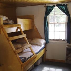 HI Mosquito Creek - Wilderness Hostel，露易絲湖的飯店