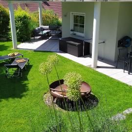 Entspannen im Grünen, Ferienwohnung mit eigenem Garten, hotel en Keilberg