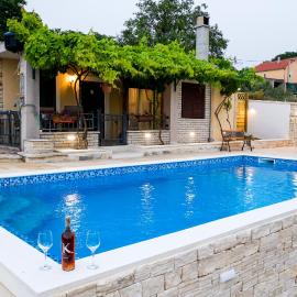 Country House Korlat、ベンコヴァツのホテル
