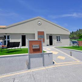 Villa Bratou Aqua Sleeps 4 with Garden