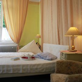 Hotel Waldfriede โรงแรมในดาร์มชตัดต์