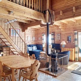 Chalet chaleureux - 9 personnes - 3km des pistes - proche Morzine - Iaorana, hotel in Saint-Jean-d'Aulps