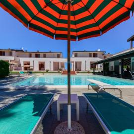 Elba Island Resort Pool & Tennis โรงแรมในNisporto