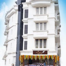 Srivar Hotels، فندق في غوروفايور
