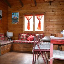 Intry Etna Chalet, hotell i Pedara