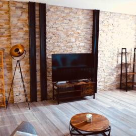 Schönes und barrierefreies Loft in Kreuzau, hotel in Kreuzau