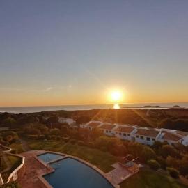V. Lona: beautiful duplex with a stunning seaview, hotel Es Mercadalban