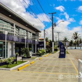 Hotel Pousada Porto da Lua, готель у місті Гуаратуба