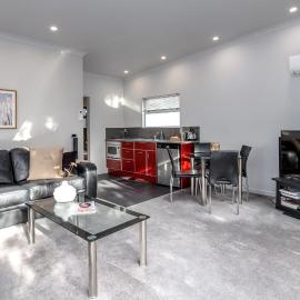 TWO FOUR COLOGNE, hotel in Martinborough