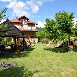 AGROTURYSTYKA POD ŚWIERKAMI, Hotel in Hużele