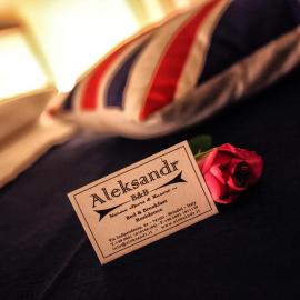 Aleksandr, hotel Brindisiben