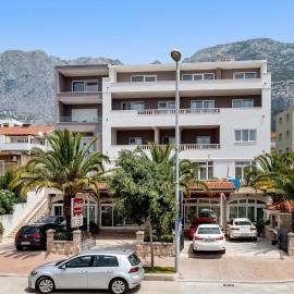 Apartments Dany, hotel in Makarska