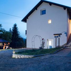 Apartments Vesna, hotel u Slunju
