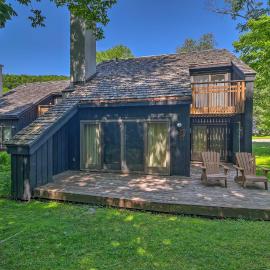 Waitsfield Condo w/ Pool & On-Site Trail Access!, hotell sihtkohas Waitsfield