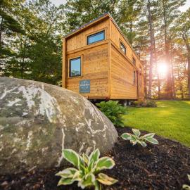 Tuxbury Pond Camping Resort Tiny House Emerson, готель у місті Саут-Гемптон