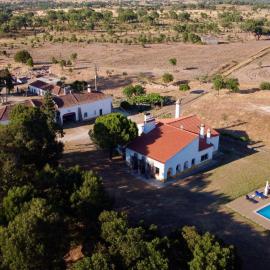 Cork Hills Farmhouse, hotel u gradu 'Monte da Pedra'