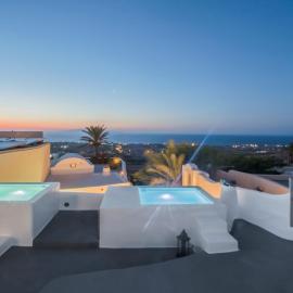 AQUA SERENITY LUXURY SUITES SANTORINI