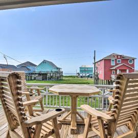 Ocean View + Wraparound Deck: Crystal Beach Home!, hotel in Crystal Beach