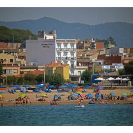Aparthotel Iris, hotel a Malgrat de Mar