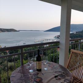 Apartman G 60, hotel in Meljine
