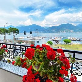 Casa Anna with Lake View、メナッジョのホテル