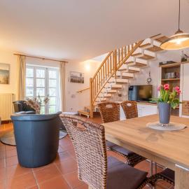 Feriendorf Rugana - Komfort Ferienwohnung mit 2 Schlafzimmern und Terrasse C29, hotel i Dranske