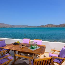 Kristallia - Elounda seafront vacation rental، فندق في إيلوندا