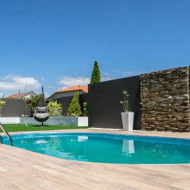 Villa con piscina cerca de la playa