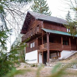 Viesnīca Hill Chalet pilsētā Beliša