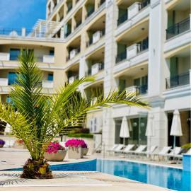 Penelope Palace Apart Hotel & SPA, hôtel à Pomorie
