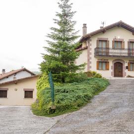 Casa rural Gibelea y Gibelea Txiki, hotel a Viscarret-Guerendiáin