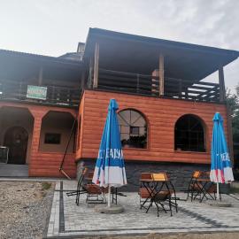 Pod Bocianim Gniazdem, hotel in Ropienka
