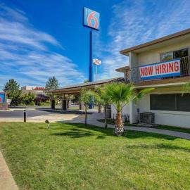 Motel 6-Anderson, CA - Redding Airport, hotel in Anderson