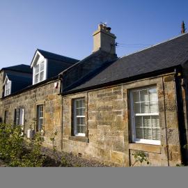 Harviestoun House, hotel in Dollar