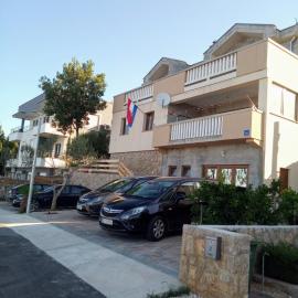 Apartment Andjela, hotel di Starigrad-Paklenica